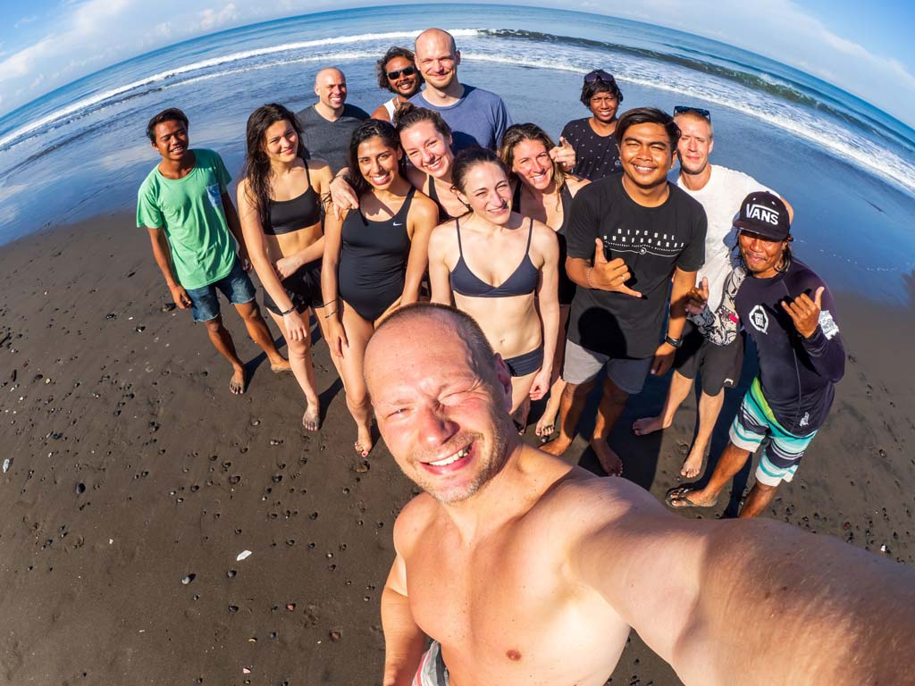 make a friend and take a selfie with pelan bali surf and yoga retreat