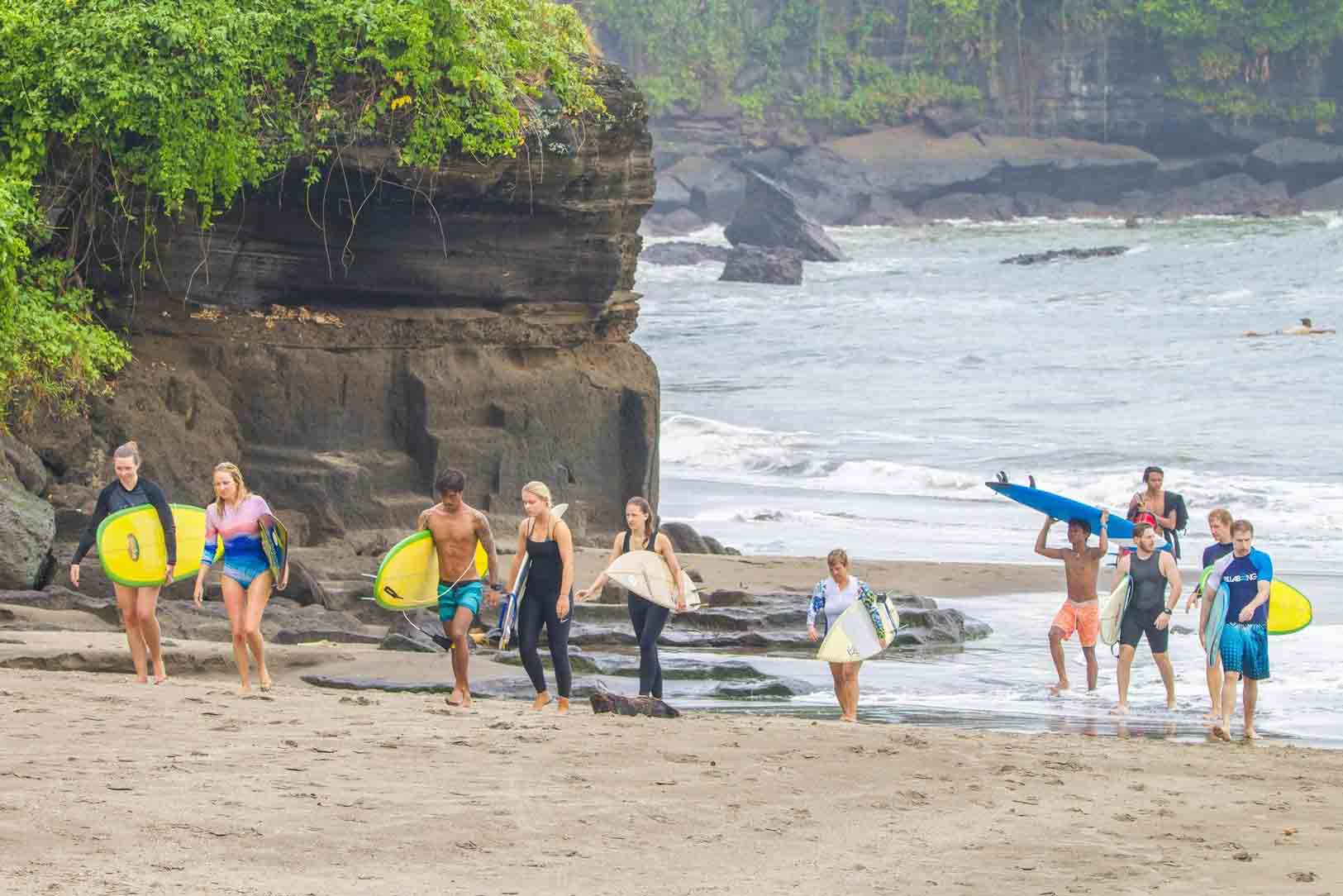 surf retreat and lessons with pelan bali for all level surfer