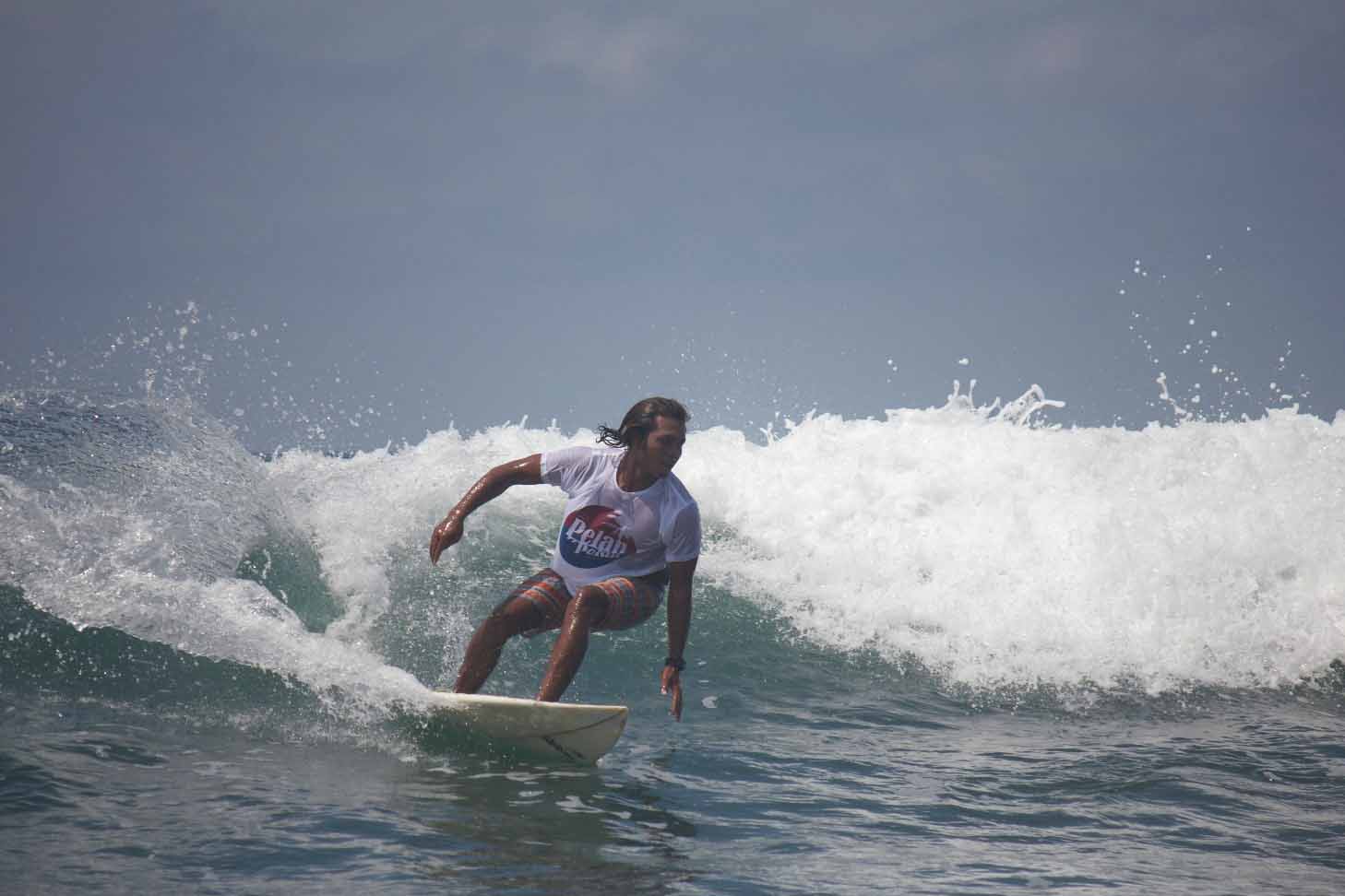 learn to surf bali