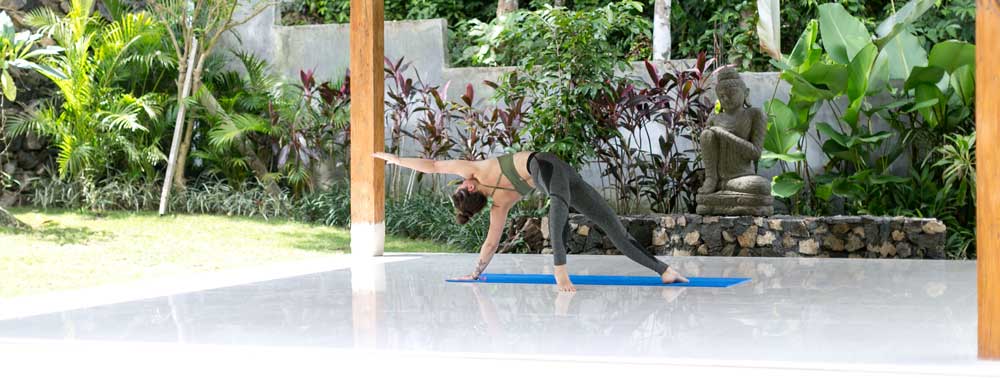 What To Expect In Your First Yoga Class Pelan Pelan Bali 8926