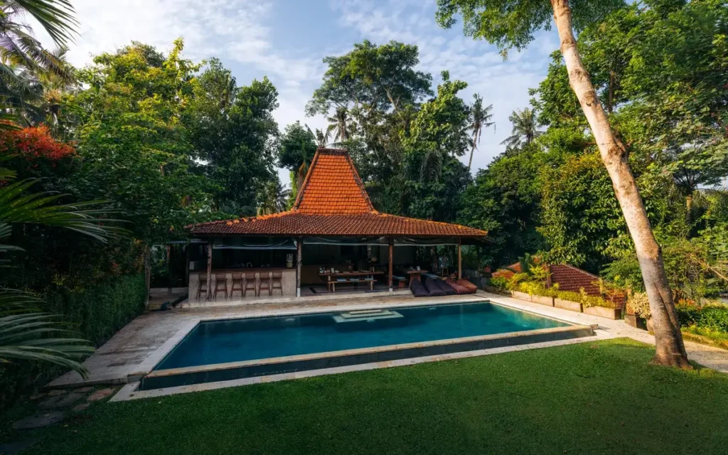 The pool and bar at Pelan Pelan Bali