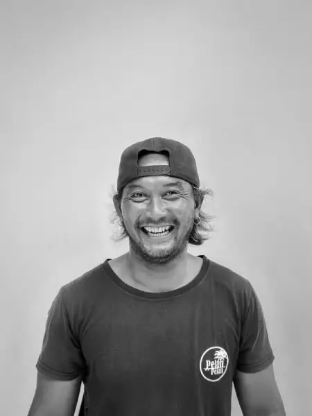 Komang-Surfguide